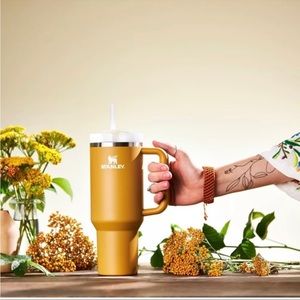 NWT Stanley 💛 Yarrow 40oz Adventure Quencher H2.0 Travel Tumbler Cup Rare